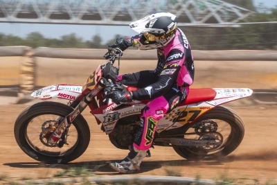 Motociclismo, VFR Racing campione d'Italia flat-track con Corradetti