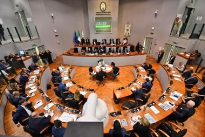 LA GIUNTA APPROVA LE LINEE DI INDIRIZZO PER L’ISTITUZIONE DELLE ZONE FRANCHE DOGANALI INTERCLUSE NELLE MARCHE