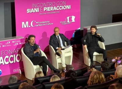 Siani e Pieraccioni grande show per la presentazione del film 'Io e te dobbiamo parlare'