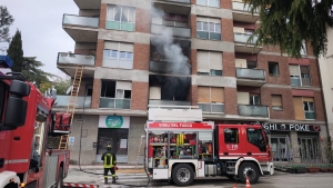 Abitazioni a fuoco in Viale Mazzini a Teramo, evacuate 20 persone