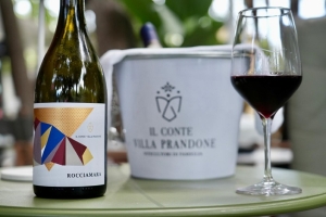 Al Niwa l'aperitivo di presentazione del vino &ldquo;ROCCIAMARA&rdquo;