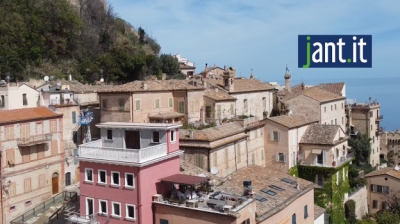 Taglio dell’acqua a Grottammare. Chiusure e disagi per attività e clienti.