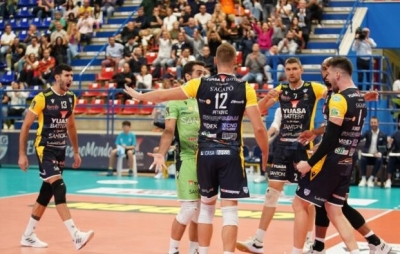 Oltre duemila spettatori trascinano la Yuasa Battery al suo primo punto in Superlega