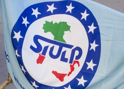 Due agenti di polizia aggrediti durante l'intervento per un furto