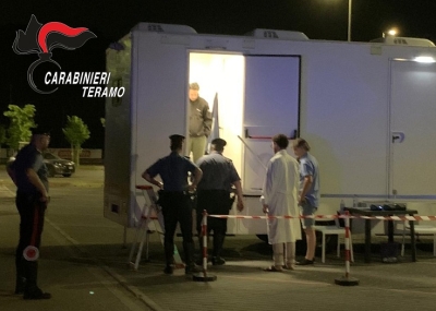 MARTINSICURO, TRASFORMANO LA LORO ABITAZIONE IN UN PUNTO VENDITA PER LO SPACCIO DI DROGA