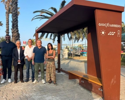 Inaugurata la nuova pensilina off-grid in piazza D’Acquisto