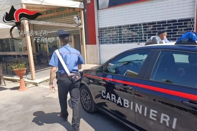 Furti nei negozi: ripresi da videosorveglianza, denunciati