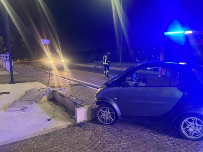 Roseto. Esce di strada con l'auto, muore un 56enne