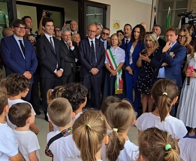 Il ministro Valditara e il presidente Acquaroli alla Cerimonia di inaugurazione a Chiaravalle della nuova Casa dei Bambini