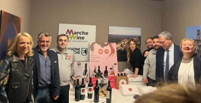 La Locanda Centimetro Zero conquista il Vinitaly con i vini del 43° Parallelo