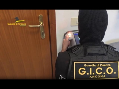 Frode fiscale per centinaia di milioni, smantellata banda