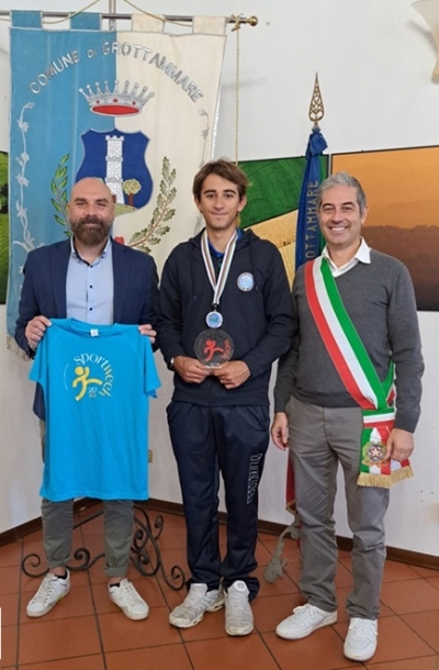 Emidio Silenzi, a Palazzo Ravenna il campione che dialoga con il mare