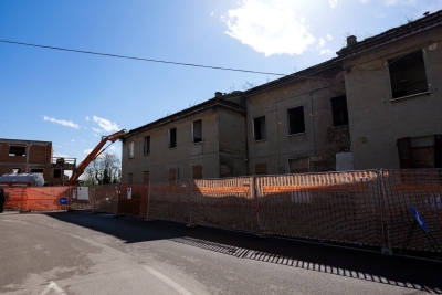 Al via la demolizione delle palazzine fatiscenti a San Marcello: progetto di Comune, Erap e Scuola di Architettura e Design Unicam