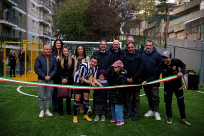 Ascoli Piceno - Anche il sindaco Fioravanti in gol nell'inaugurazione del nuovo campetto a Monticelli