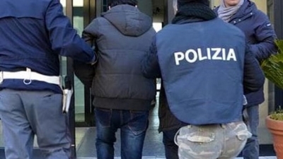 Picchia e minaccia con un coltello i genitori, arrestato recidivo