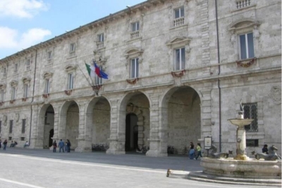 Il Sindaco di Ascoli fugge dal merito e alimenta divisioni: basta con il vittimismo e la propaganda sulla pelle della città