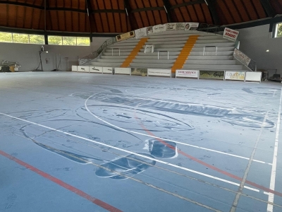 Ascoli Piceno - Raid vandalico a Folignano, danneggiato il palazzetto di Villa Pigna