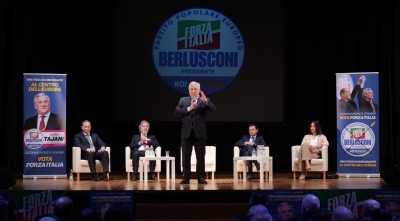 Ascoli Piceno - Tappa al Filarmonici per il ministro Tajani: 