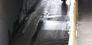 Nuovo appello per la perdita di acqua dalla parete del Sottopasso di via Mare a San Benedetto del Tronto