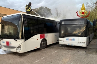 San Benedetto, un incendio danneggia due pullman della Start