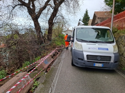 San Benedetto, chiuso precauzionalmente al transito un tratto di via Marinuccia