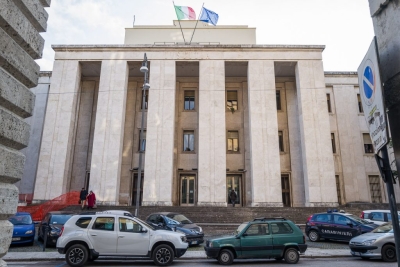 Ascoli Piceno - Sosta selvaggia davanti al Tribunale, altra grana per il Comune