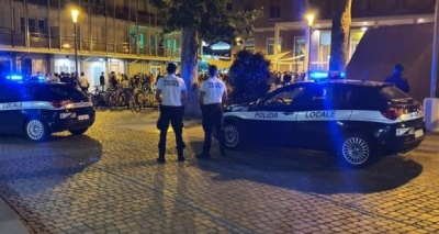 Alcolici a minori e occupazione di suolo pubblico abusivi, pugno duro e multe