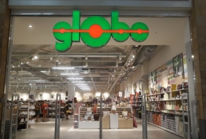 Tenta un furto al Globo, poi fugge spruzzando uno spray urticante contro l'addetto alla sicurezza