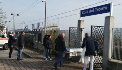 Colli del Tronto - Tragedia alla stazione, giovane investito e ucciso da un treno