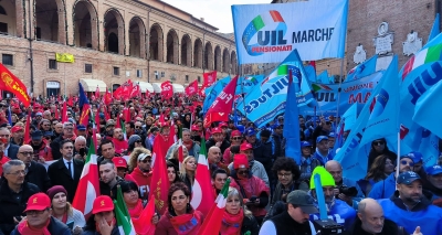Oltre 4500 a Fabriano per lo sciopero generale: grande adesione e partecipazione al corteo di Fabriano