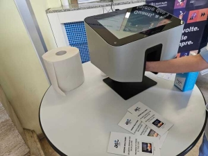 In ospedale lo scanner per testare l'igiene delle mani