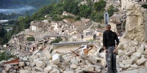 Ascoli Piceno - La terremotata di Arquata a Mattarella: "Non fateci tornare nel luogo dell'orrore"