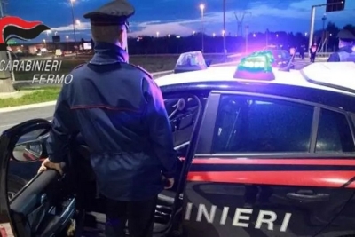 Minaccia il barista con una pistola giocattolo, denunciato
