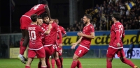 Iscrizione dell'Ancona in Lega Pro a rischio, mancano due mensilit&agrave;. Tifosi radunati davanti alla sede