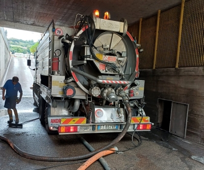Concluse le operazioni di lavaggio e aspirazione delle vasche di raccolta acque meteoriche nel sottopasso di via Doria