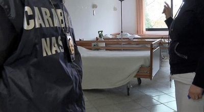 Blitz del Nas in una casa di riposo: un'operatrice finisce ai domiciliari per maltrattamenti