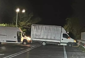 Vie bloccate con furgoni e chiodi, nel mirino la fabbrica di Fendi