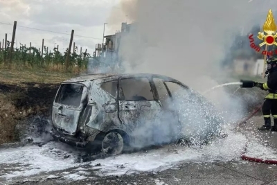 A fuoco autovettura a gpl ad Acquaviva Picena