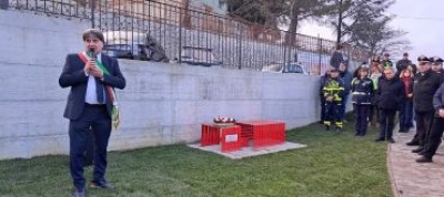 Femminicidio Ripaberarda - Inaugurata la panchina rossa dedicata a Emanuela Massicci