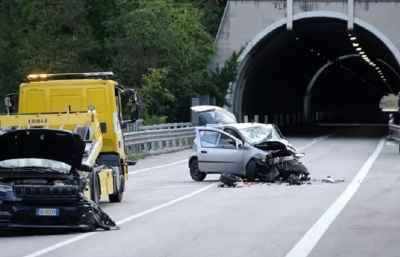 Frontale sulla Salaria, sei i feriti compresi quattro minori