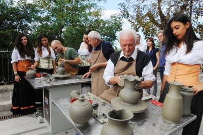 Un documentario e un libro fotografico per raccontare l’arte dei ceramisti di Appignano