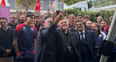 Ascoli Piceno - Giocatori e dirigenti di Ascoli e Sambenedettese a pranzo insieme: merito del vescovo