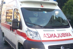 Auto si ribalta in superstrada nel Maceratese, morto un 89enne