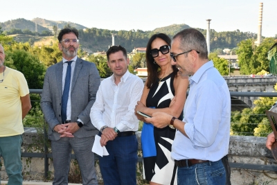 Una targa in ricordo di Aubert Virrone, giovane ascolano che salvò la vita a tre fratellini nelle acque del Castellano