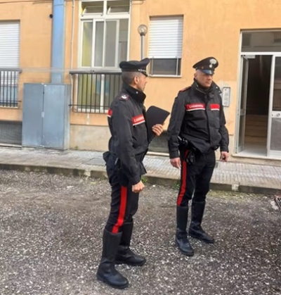 Segregata in casa dopo gli abusi ma riesce a scappare, un uomo in carcere