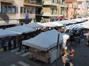 L&rsquo;Amministrazione comunale chiarisce quali sono stati i passaggi propedeutici allo spostamento dei banchi del mercato infrasettimanale