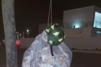 Manichino di un soldato israeliano impiccato nelle Marche