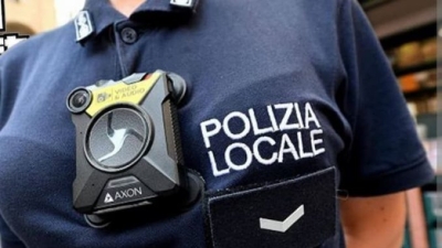 Taser, bodycam e giubbotti antiproiettile alla polizia locale, il centrodestra presenta l'interrogazione