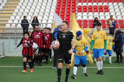 AL BONOLIS DI TERAMO I RAGAZZI DELLA STELLA DEL MARE ARBITRATI DAL FISCHIETTO DI SERIE A ERMANNO FELICIANI