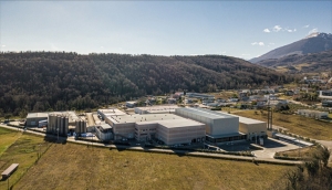 Incidente sul lavoro, si ustionano entrambi con plastica fusa